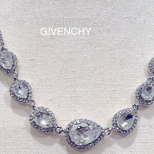 NWT Authentic Givenchy
Silver-Tone Stone & Crystal Pear Halo Collar necklace